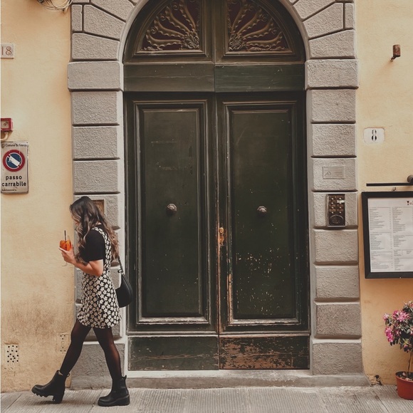 Meet your posher - Picture 3 of 15